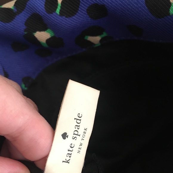 kate Spade New York Cobble Hill Small Devin Bag - Picture 10 of 13